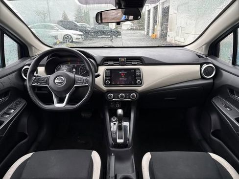 Used 2020 Nissan Versa SV image 28