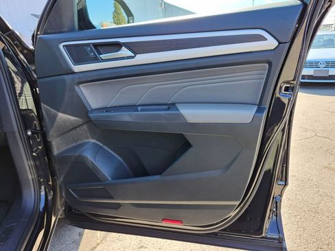 Certified 2023 Volkswagen Atlas SE w/ Panoramic Sunroof Package AWD/4WD image 18