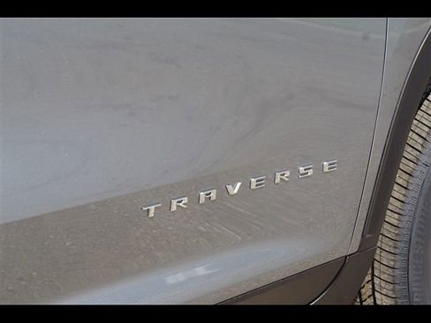 New 2026 Chevrolet Traverse LT image 25
