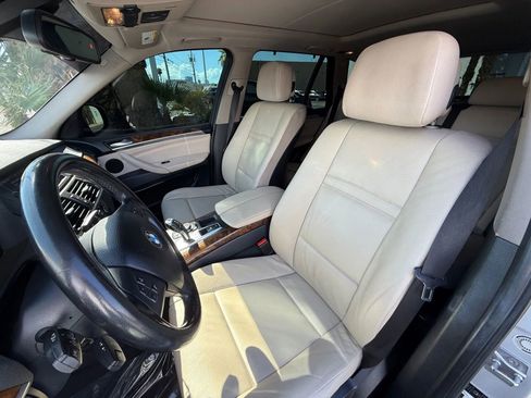 Used 2011 BMW X5 xDrive35i image 9