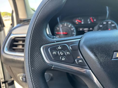 Used 2020 Chevrolet Equinox LS FWD image 16