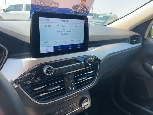 Used 2020 Ford Escape SE image 8