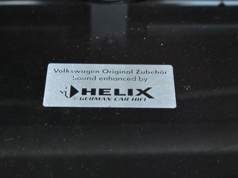 Used 2022 Volkswagen Tiguan SE R-Line image 38