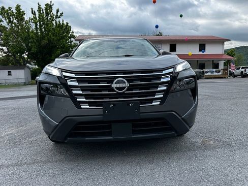 Used 2024 Nissan Rogue S AWD/4WD image 10