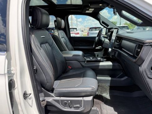 Used 2023 Ford Expedition Platinum AWD/4WD image 15