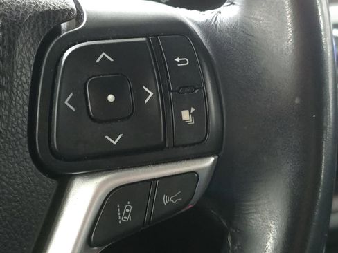 Used 2018 Toyota Highlander XLE AWD/4WD image 14