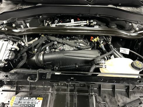 Used 2025 Ford Explorer ST-Line w/ ST-Line Street Pack AWD/4WD image 27