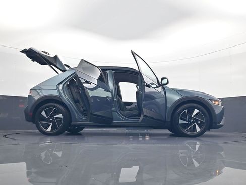 New 2025 Hyundai Ioniq 5 SEL image 33