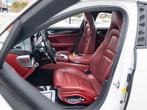 Used 2020 Porsche Panamera 4 w/ Premium Package image 16