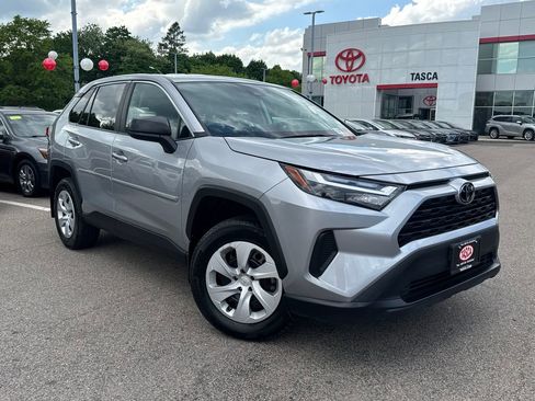 Used 2025 Toyota RAV4 LE AWD/4WD image 1