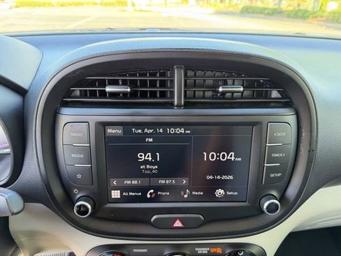 Certified 2025 Kia Soul LX image 18