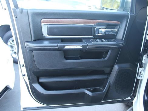 Used 2017 RAM 1500 Laramie w/ Convenience Group AWD/4WD image 18
