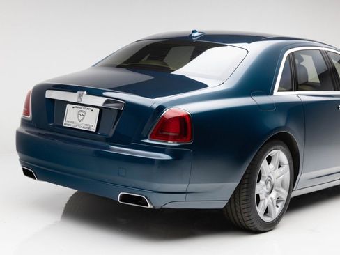 Used 2010 Rolls-Royce Ghost RWD image 35