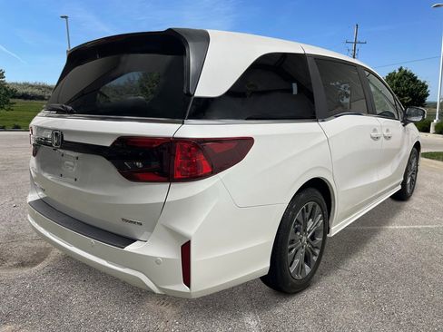 New 2026 Honda Odyssey Touring image 5