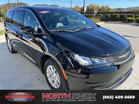 New 2026 Chrysler Voyager LX image 31