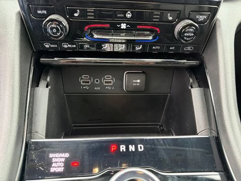 Used 2023 Jeep Grand Cherokee L Limited AWD/4WD image 29
