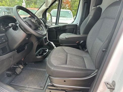 Used 2025 RAM ProMaster 2500 w/ Convenience Group FWD image 13