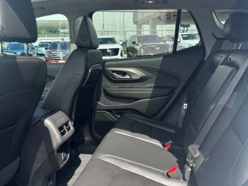 Used 2022 GMC Terrain SLT w/ Infotainment Package II FWD image 8