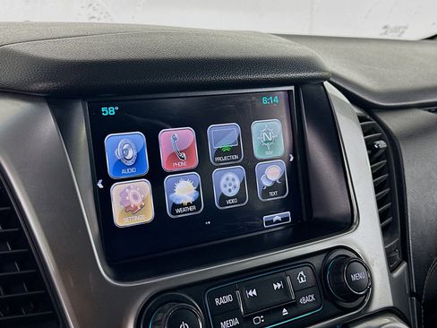 Used 2018 Chevrolet Suburban LT w/ LT Signature Package image 21