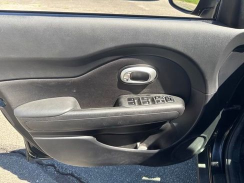 Used 2016 Kia Soul FWD image 13