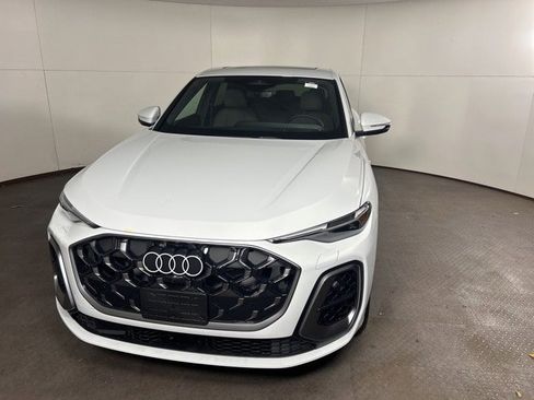 New 2025 Audi Q5 Premium Plus image 2