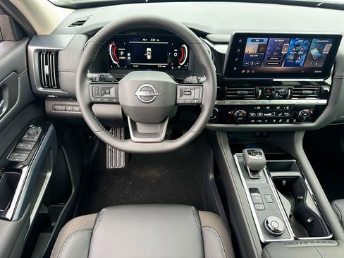 New 2026 Nissan Pathfinder SL w/ SL Premium Package image 12