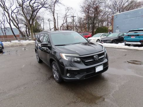 Certified 2022 Honda Pilot Sport image 1