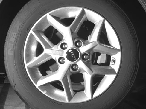 Used 2025 Kia Soul LX w/ LX Technology Package FWD image 13