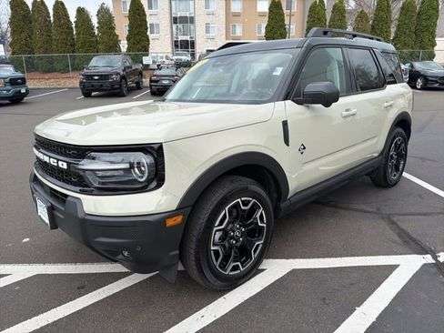 Used 2025 Ford Bronco Sport Outer Banks w/ Outer Banks Tech Package+ AWD/4WD image 3