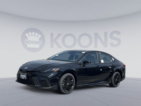 New 2026 Toyota Camry SE image 1