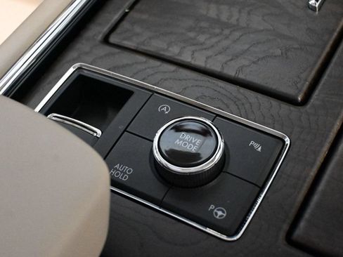 Used 2019 Lincoln Navigator Reserve w/ Cargo Package AWD/4WD image 14