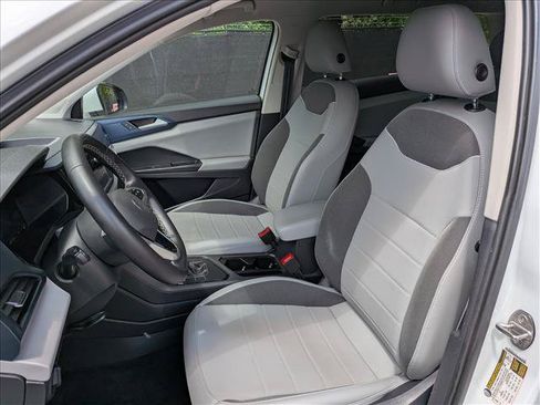 Certified 2023 Volkswagen Taos SE w/ Black Wheel Package FWD image 24