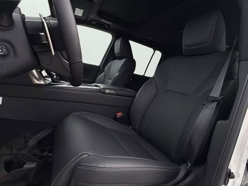 New 2025 Lexus LX 600 4WD w/ Luxury Package image 9