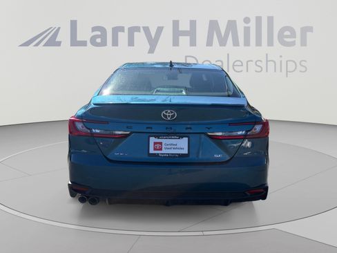 Used 2025 Toyota Camry SE FWD image 4