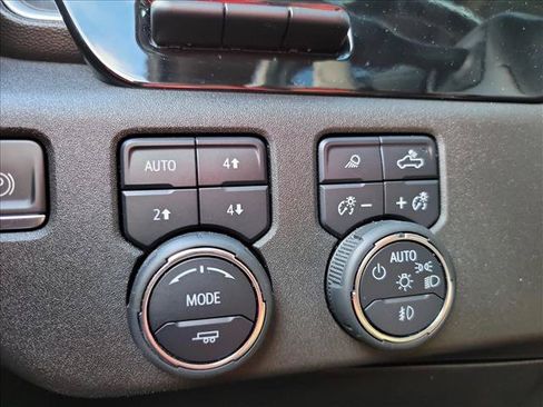 Used 2022 Chevrolet Silverado 1500 LTZ w/ LTZ Premium Texas Edition AWD/4WD image 18