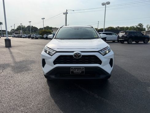Used 2025 Toyota RAV4 XLE FWD image 2