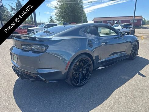 Used 2020 Chevrolet Camaro SS RWD image 3