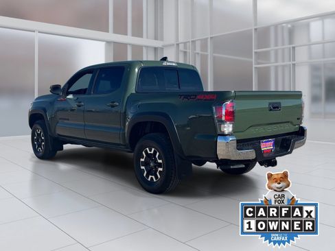 Used 2022 Toyota Tacoma TRD Off-Road AWD/4WD image 4