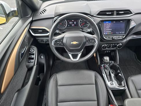 Used 2023 Chevrolet TrailBlazer ACTIV w/ Sun and Liftgate Package FWD image 17
