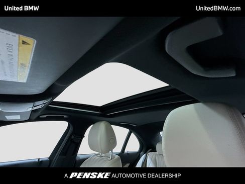 Used 2017 Mercedes-Benz E 300 image 19