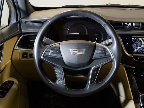 Used 2018 Cadillac XT5 Premium Luxury w/ Driver Assist Package AWD/4WD image 20