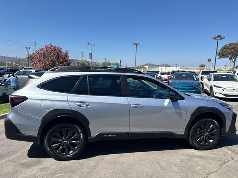 Used 2023 Subaru Outback Onyx Edition XT AWD/4WD image 9
