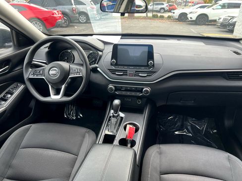 Used 2022 Nissan Altima 2.5 SV image 16