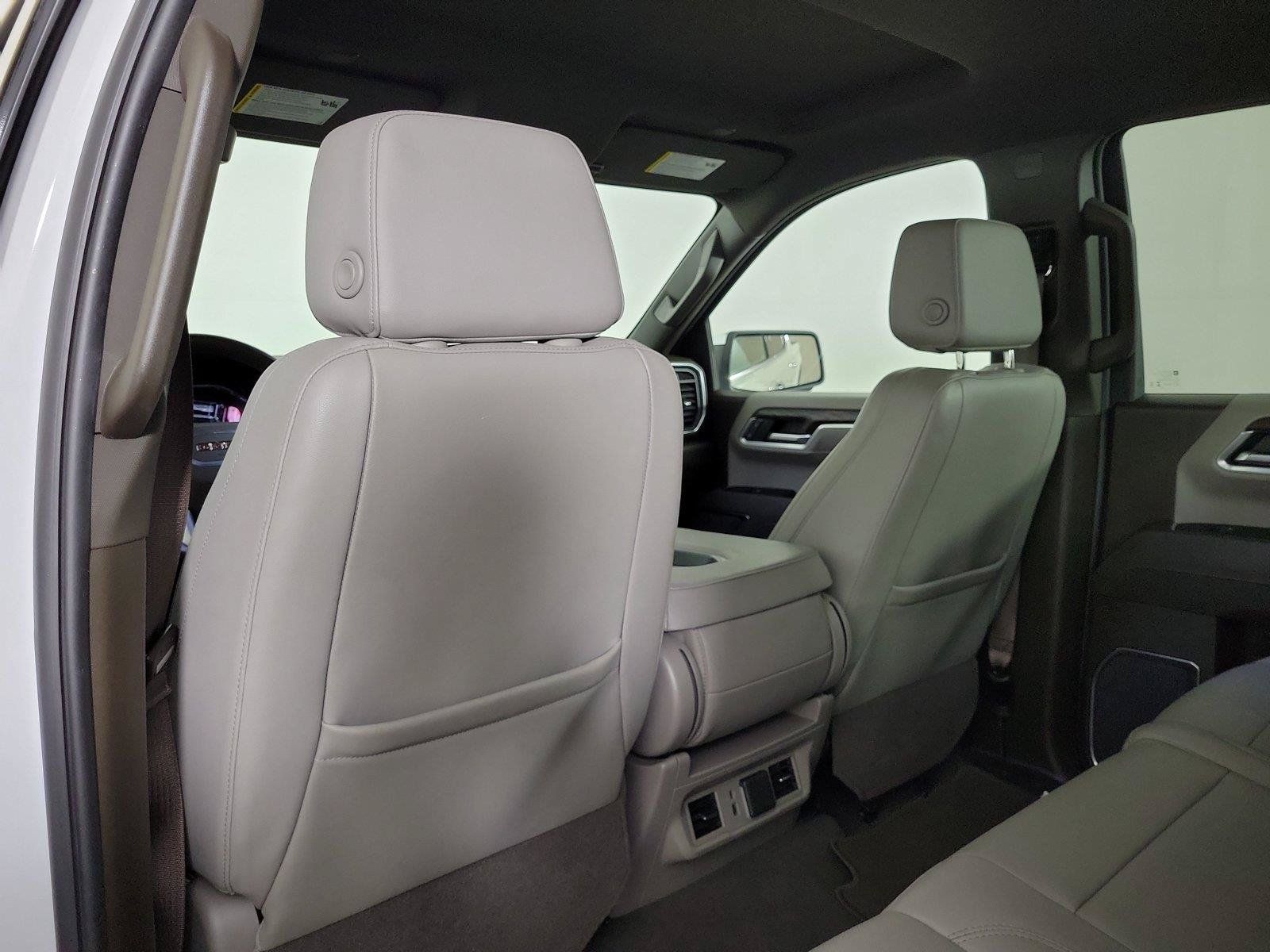 Used 2025 GMC Sierra 1500 SLT RWD image 16
