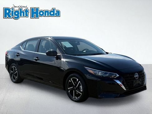 Used 2025 Nissan Sentra SV FWD image 10