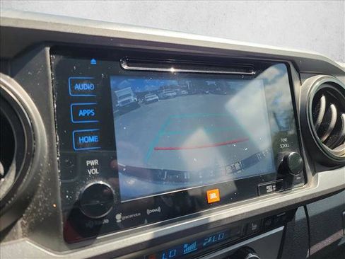 Used 2017 Toyota Tacoma TRD Off-Road AWD/4WD image 22