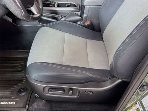 Used 2021 Toyota Tacoma TRD Off-Road image 16