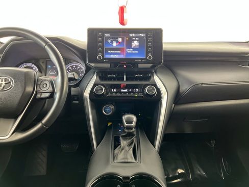 Used 2022 Toyota Venza XLE image 22