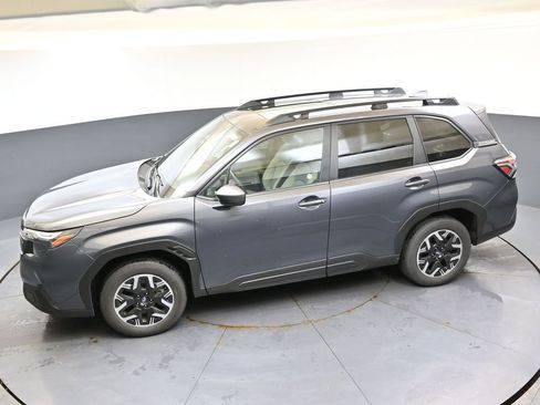 Used 2025 Subaru Forester Premium AWD/4WD image 47