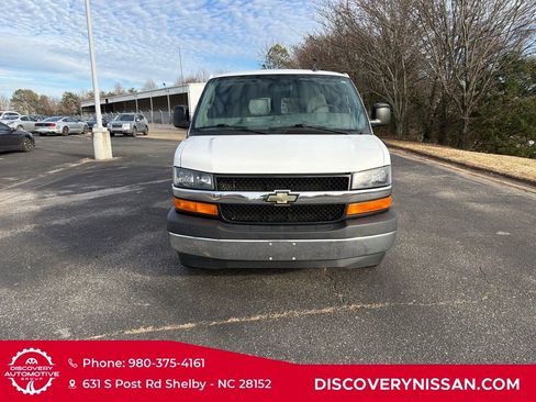 Used 2017 Chevrolet Express 3500 LT w/ LT Preferred Equipment Group image 4